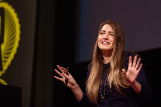 Mandy speaking at fronteers conf about variable fonts